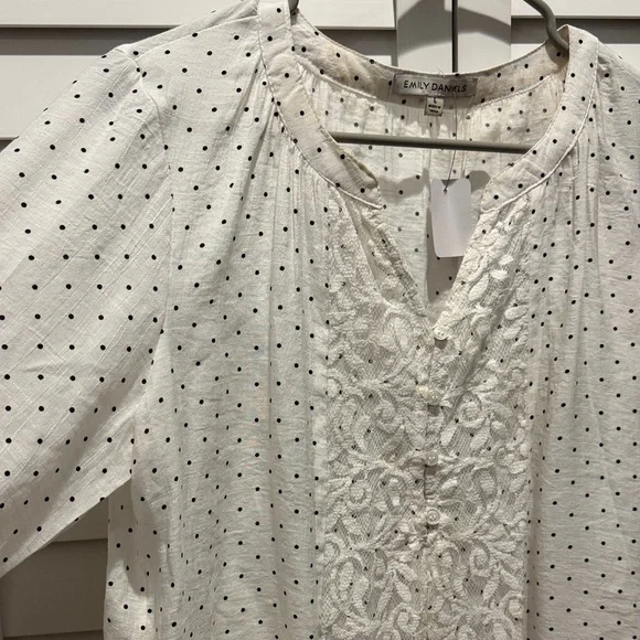 Emily Daniels Pre Owned Polka Dots Elegant Blouse with lace detail. - Picture 4 of 7